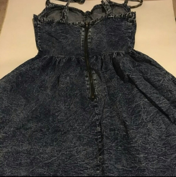 BEAUTIFUL DRESS - Picture 2 of 2